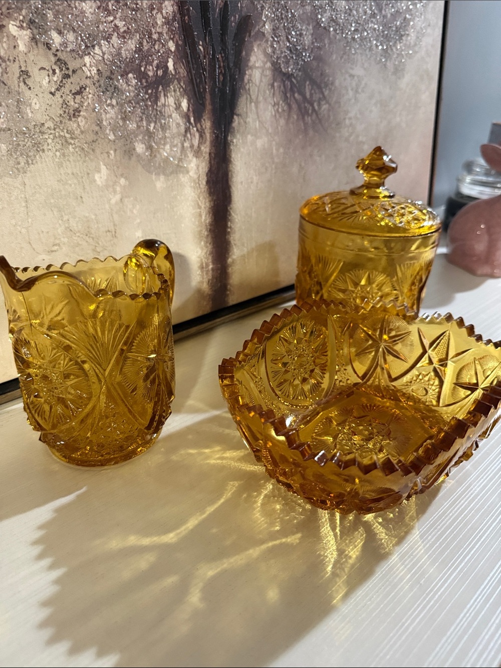 vintage amber glassware includes a creamer, bowl with a lid, and a serving dish - Picture 7 of 7